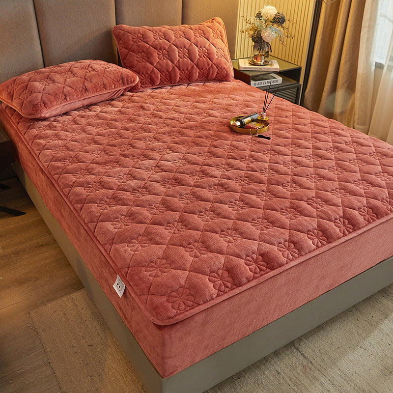 Milk Velvet Quilted Bed Sheet Single Piece Winter Thickened Coral Flannel Bed Cover Three-piece Set Mattress Protector Sheet